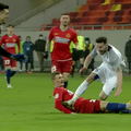 În minutul 63 al meciului dintre FCSB și Clinceni, la 0-1, „centralul” confruntării de pe Arena Națională a avut de judecat o fază controversată.