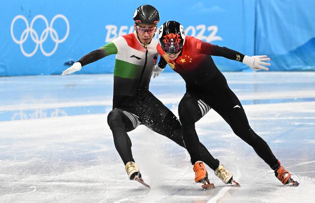 China face orice pentru aurul olimpic! Un sportiv al țării gazdă, pe cea mai înaltă treaptă a podiumului în urma unei decizii controversate