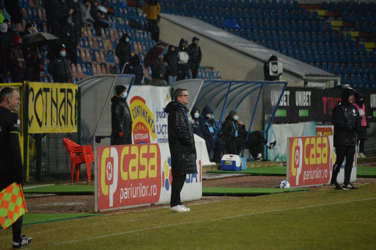 Deținătorul drepturilor TV îi spulberă speranțele lui Dinamo: „Șanse de 0,0001% pentru 18 echipe în Liga 1”