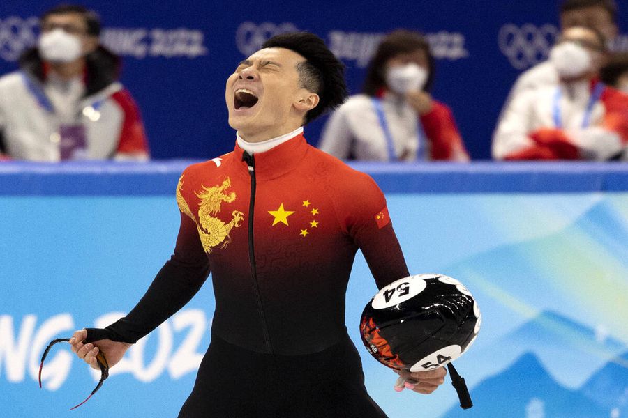 China face orice pentru aurul olimpic! Un sportiv al țării gazdă, pe cea mai înaltă treaptă a podiumului în urma unei decizii controversate