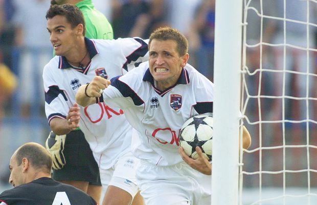 În ziua în care împlinește 45 de ani, fostul atacant rememorează meciul carierei » Erou în cel mai dramatic baraj din istoria Ligii 1: „Observatorul nu voia să dea drumul la meci”