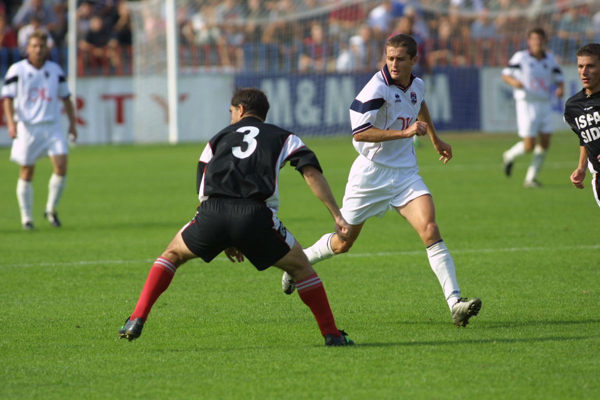 În ziua în care împlinește 45 de ani, fostul atacant rememorează meciul carierei » Erou în cel mai dramatic baraj din istoria Ligii 1: „Observatorul nu voia să dea drumul la meci”