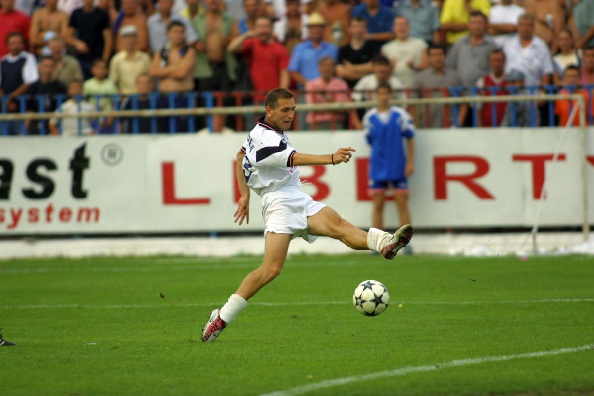 În ziua în care împlinește 45 de ani, fostul atacant rememorează meciul carierei » Erou în cel mai dramatic baraj din istoria Ligii 1: „Observatorul nu voia să dea drumul la meci”