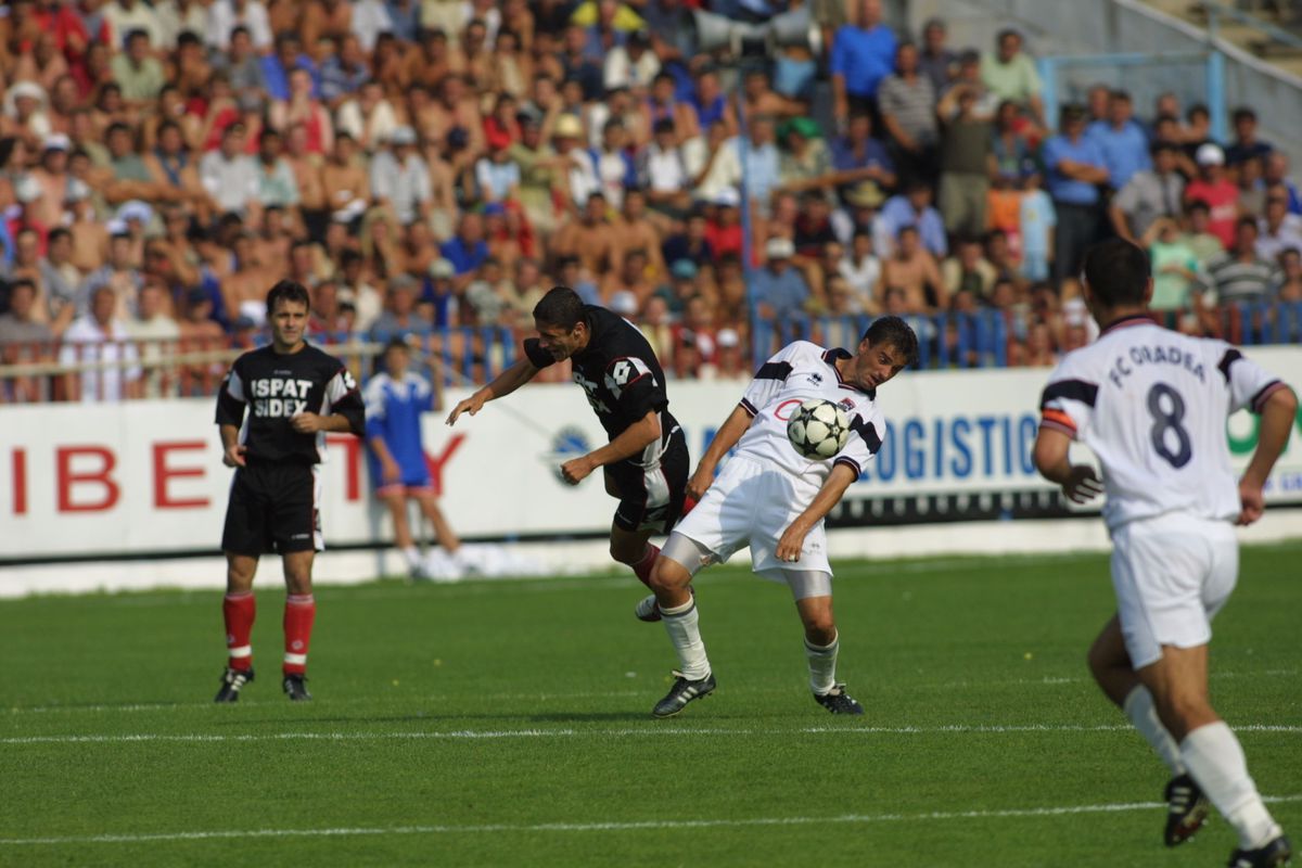 În ziua în care împlinește 45 de ani, fostul atacant rememorează meciul carierei » Erou în cel mai dramatic baraj din istoria Ligii 1: „Observatorul nu voia să dea drumul la meci”