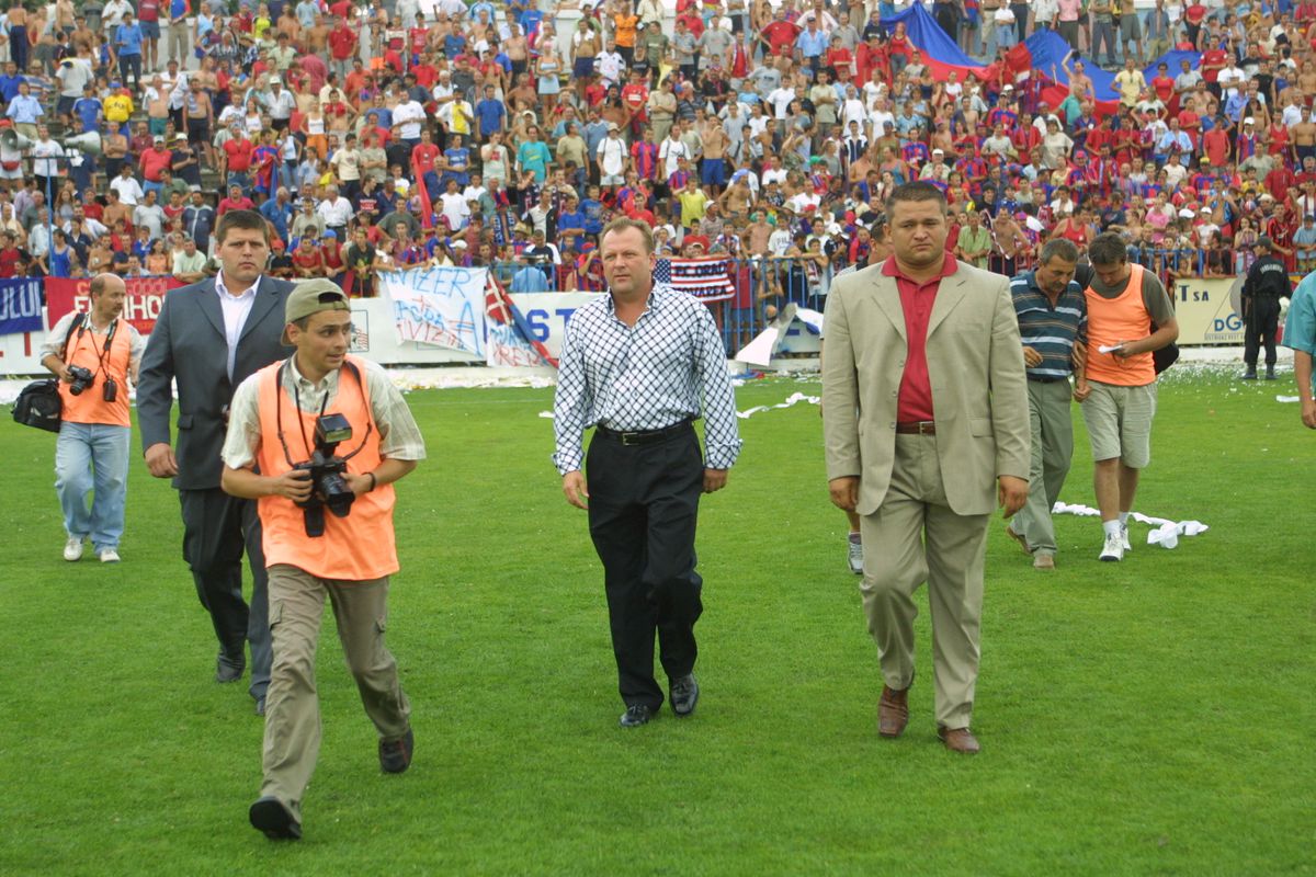 În ziua în care împlinește 45 de ani, fostul atacant rememorează meciul carierei » Erou în cel mai dramatic baraj din istoria Ligii 1: „Observatorul nu voia să dea drumul la meci”