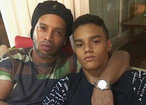 Îi calcă pe urme tatălui? Ronaldinho anunță: „Fiul meu semnează cu Barcelona!”