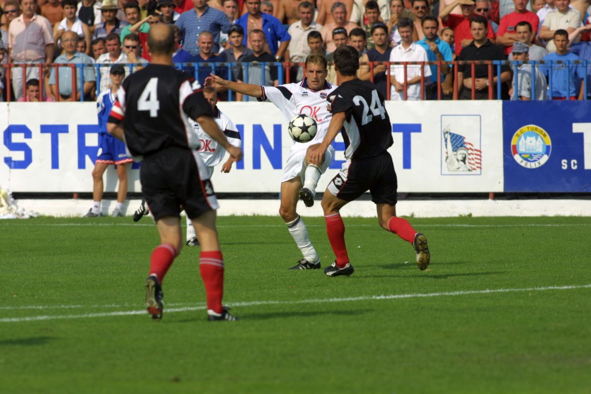 În ziua în care împlinește 45 de ani, fostul atacant rememorează meciul carierei » Erou în cel mai dramatic baraj din istoria Ligii 1: „Observatorul nu voia să dea drumul la meci”