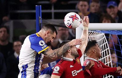 Revoluția fotbalului: sunt pregătite 5 schimbări majore de regulament » „Roșu” pentru orice henț defensiv în careu + Pedeapsă nouă pentru tragere de timp