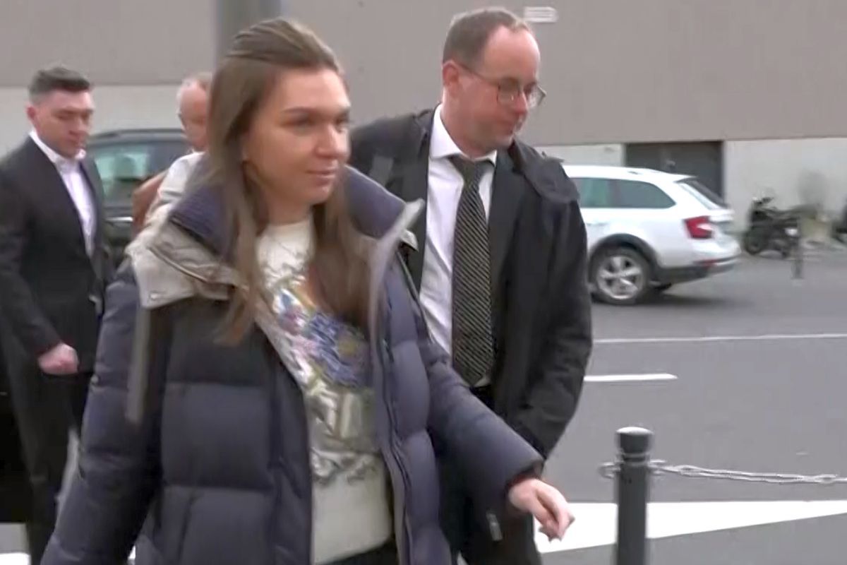 Simona Halep, cu roata norocului la TAS! Imprimeu ezoteric pe puloverul de lux de la Dior