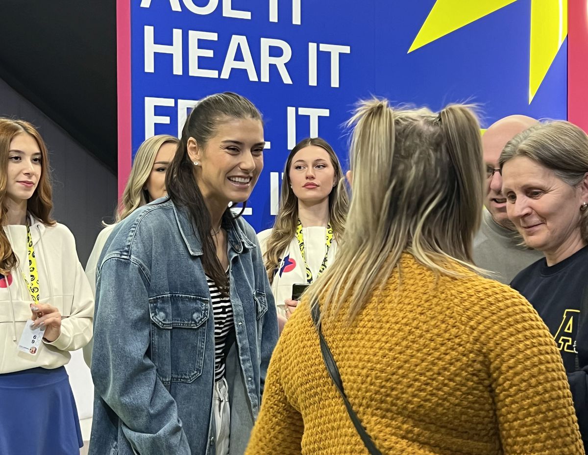 Sorana Cîrstea, interacțiune cu fanii în BTarena: „Sunteți mai frumoasă ca la televizor” + cât va mai juca și ce a spus despre retragerea Simonei Halep