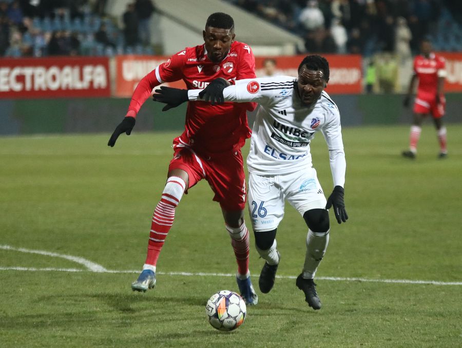 FC Botosani - Dinamo 1-1 (7 februarie 2025). FOTO: sportpictures.eu FC Botoșani în criză financiară! Pierderi de 1,1 milioane de euro și datorii uriașe către patronul Iftime: „Dumnezeu cu mila!”