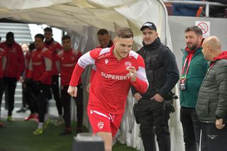 Dinamo își reintegrează vedeta » Când poate juca din nou Dennis Politic