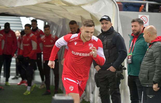 Motivul pentru care Dennis Politic a început pe bancă meciul UTA - Dinamo » Reacția lui Kopic