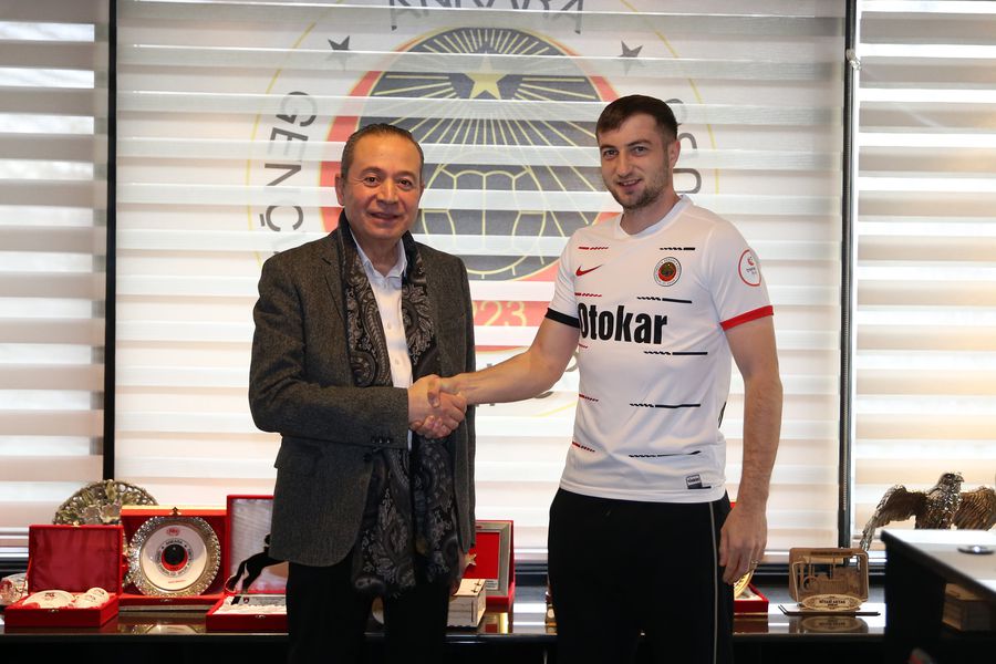 Daniel Popa a fost prezentat de Genclebirligi A plecat de la FCSB și va juca în Turcia! » A fost prezentat azi