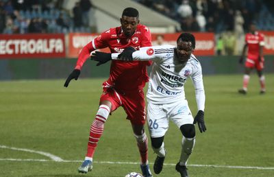 Dinamo s-a încurcat la Botoșani, dar a urcat pe primul loc în Superliga! » Cum arată clasamentul