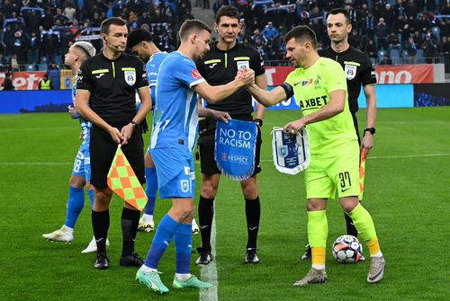 Poli Iași a plecat astăzi spre Cluj-Napoca, acolo unde va juca duminică, în etapa a 26-a a Superligii, cu Universitatea. Disputa va începe la ora 17:00.