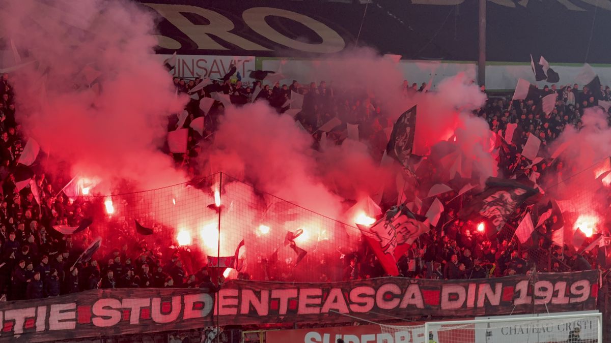 Torțe la CFR - U Cluj