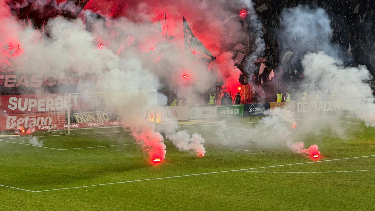 „Bug” ca-n FIFA 98 » Portarul Popa, plonjon bizar la golul lui Nistor din CFR Cluj - U Cluj