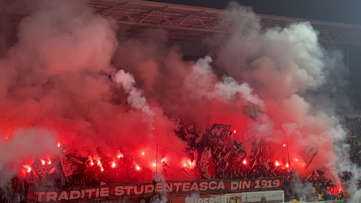 Torțe la CFR - U Cluj