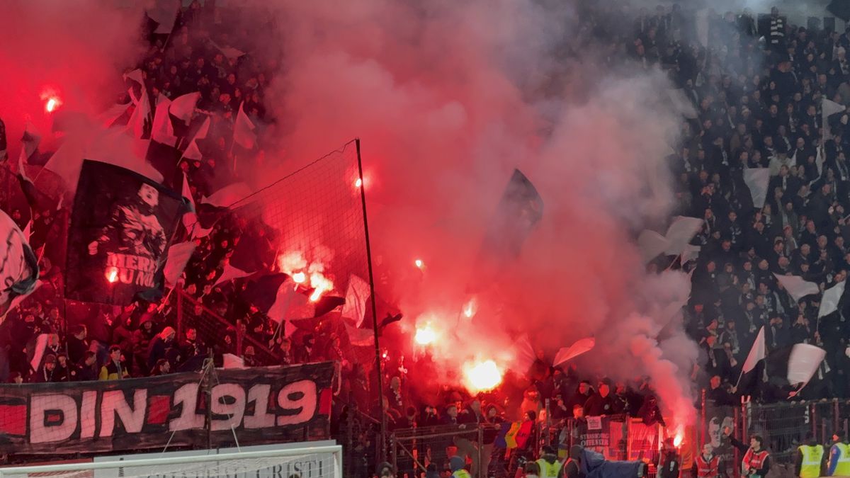 „Bug” ca-n FIFA 98 » Portarul Popa, plonjon bizar la golul lui Nistor din CFR Cluj - U Cluj