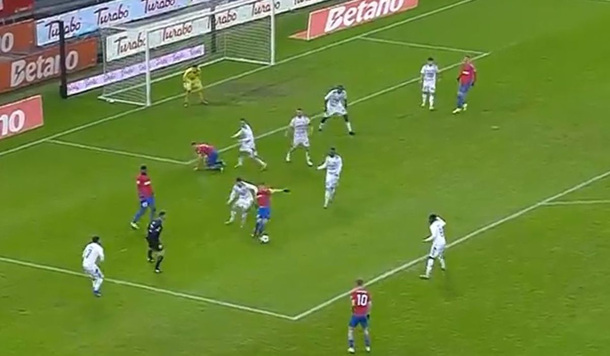 Darius Olaru a cerut penalty în FCSB - Botoșani