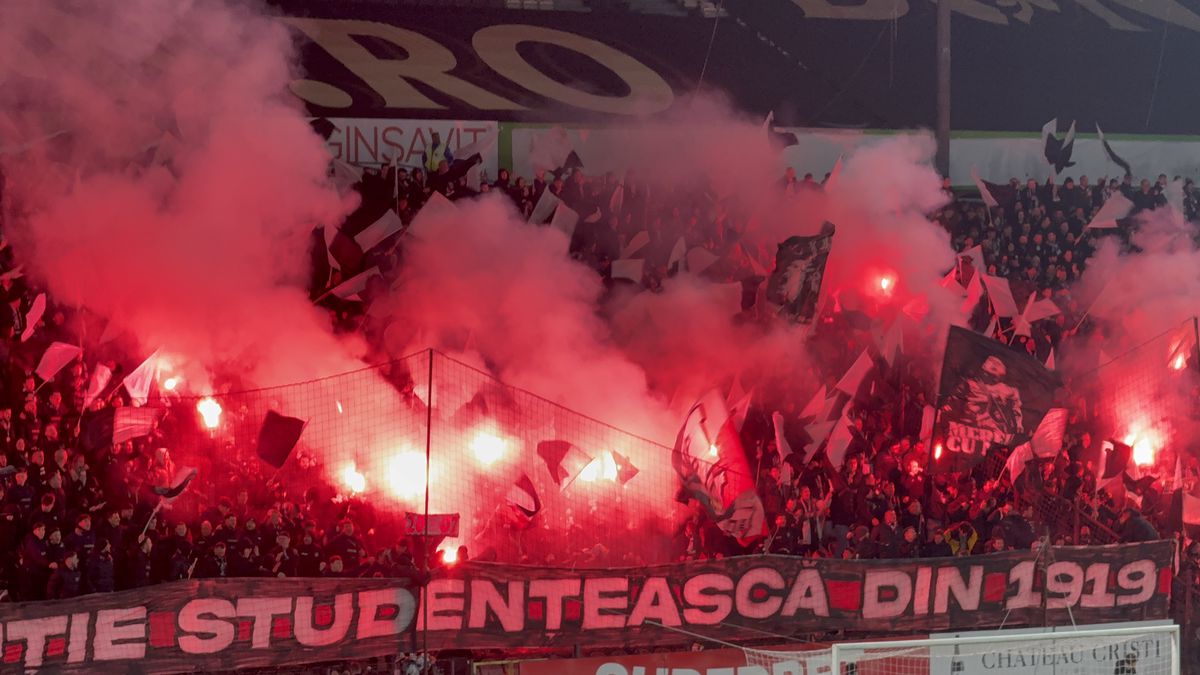 Torțe la CFR - U Cluj