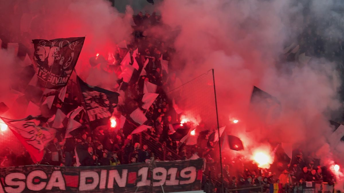 „Bug” ca-n FIFA 98 » Portarul Popa, plonjon bizar la golul lui Nistor din CFR Cluj - U Cluj