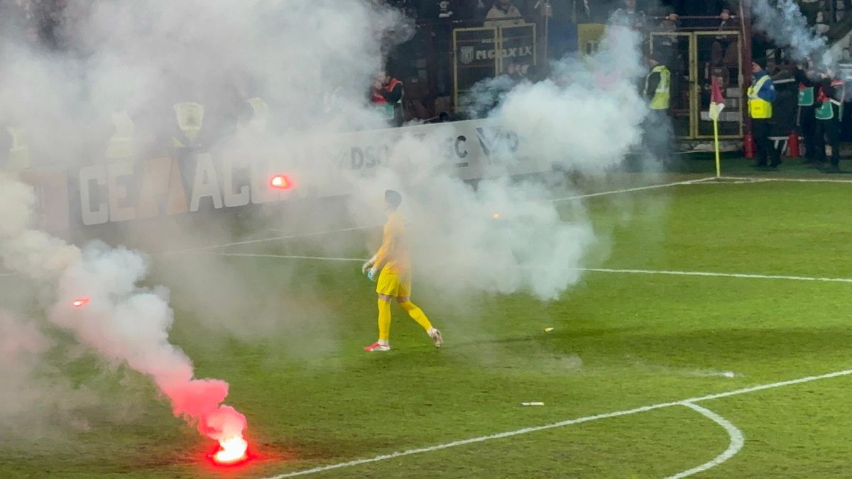 Torțe la CFR - U Cluj