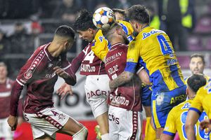 Întrebat după Rapid - Petrolul: „E adevărat că sunteți certați cu antrenorul?”