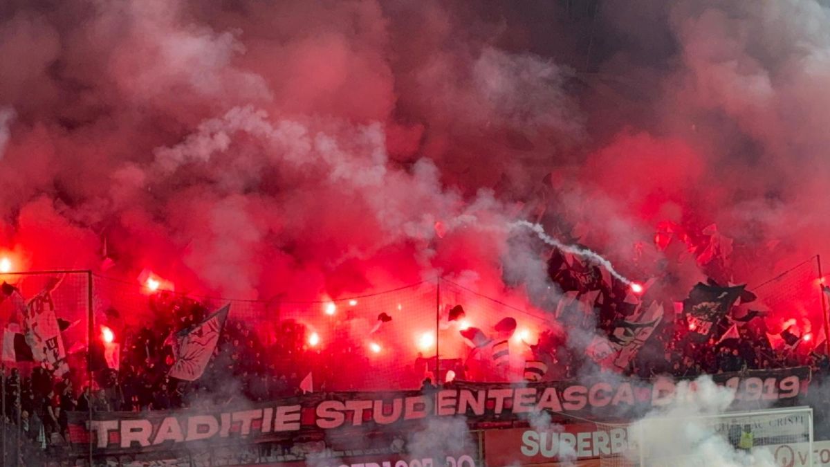 Torțe la CFR - U Cluj