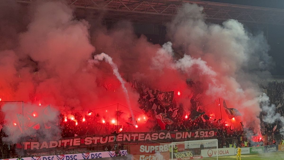 Torțe la CFR - U Cluj