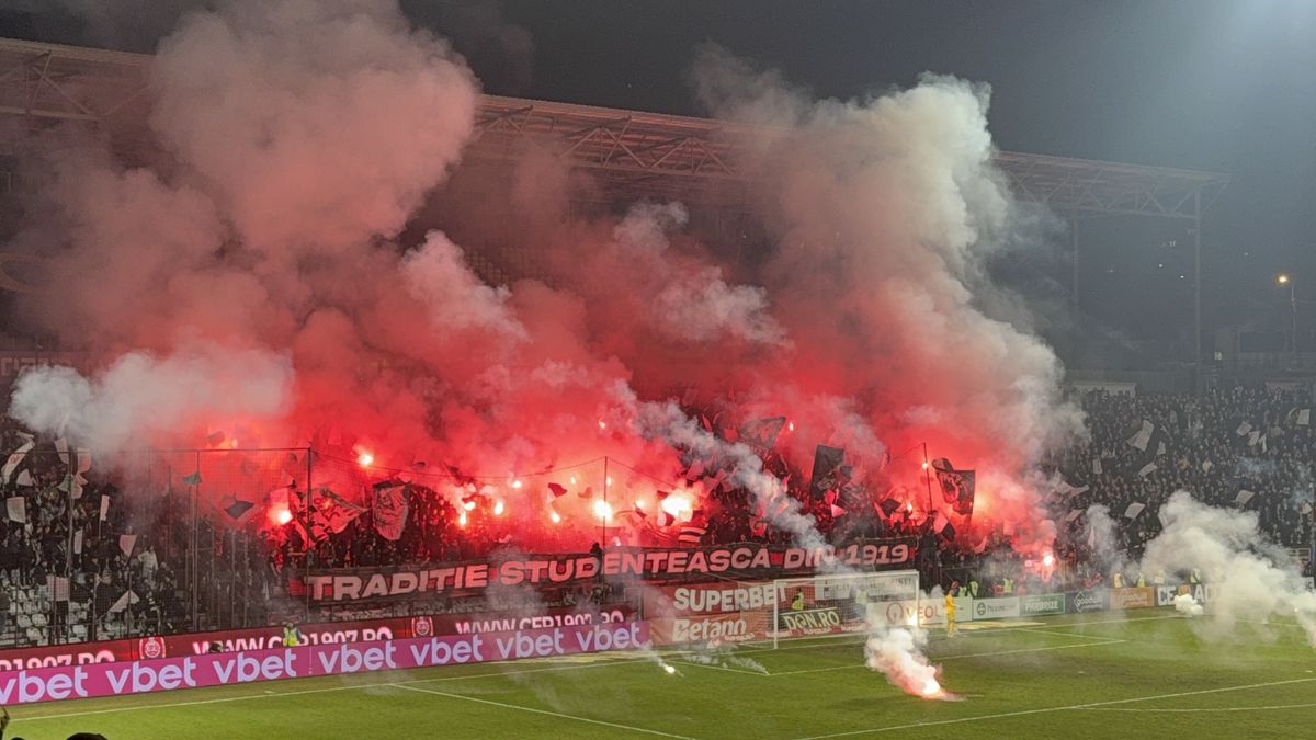 Torțe la CFR - U Cluj