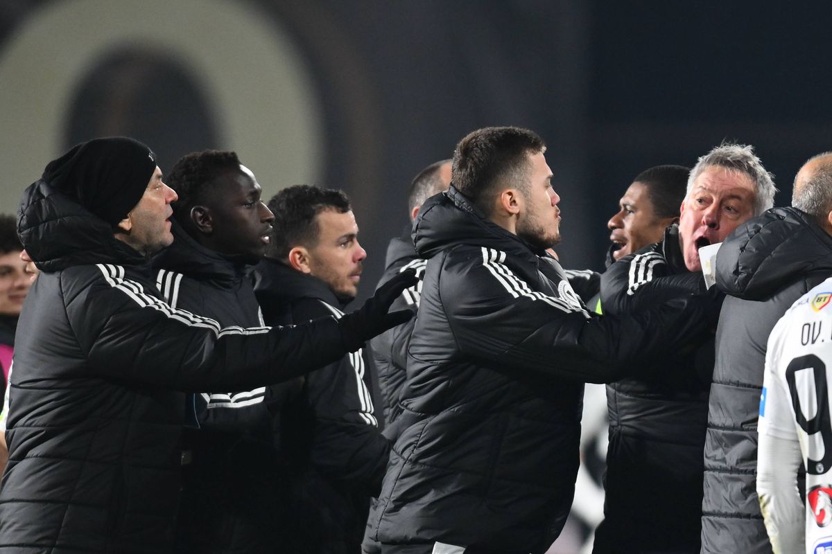 Mircea Lucescu a intervenit în scandalul momentului din Superliga: „M-a sunat din spital, era foarte dezamăgit”