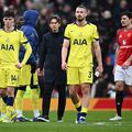 Thomas Frank, lângă Drăgușin, după United - Tottenham 2-0/ foto: Guliver/GettyImages