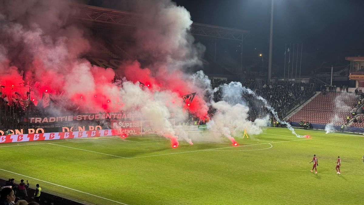 Torțe la CFR - U Cluj