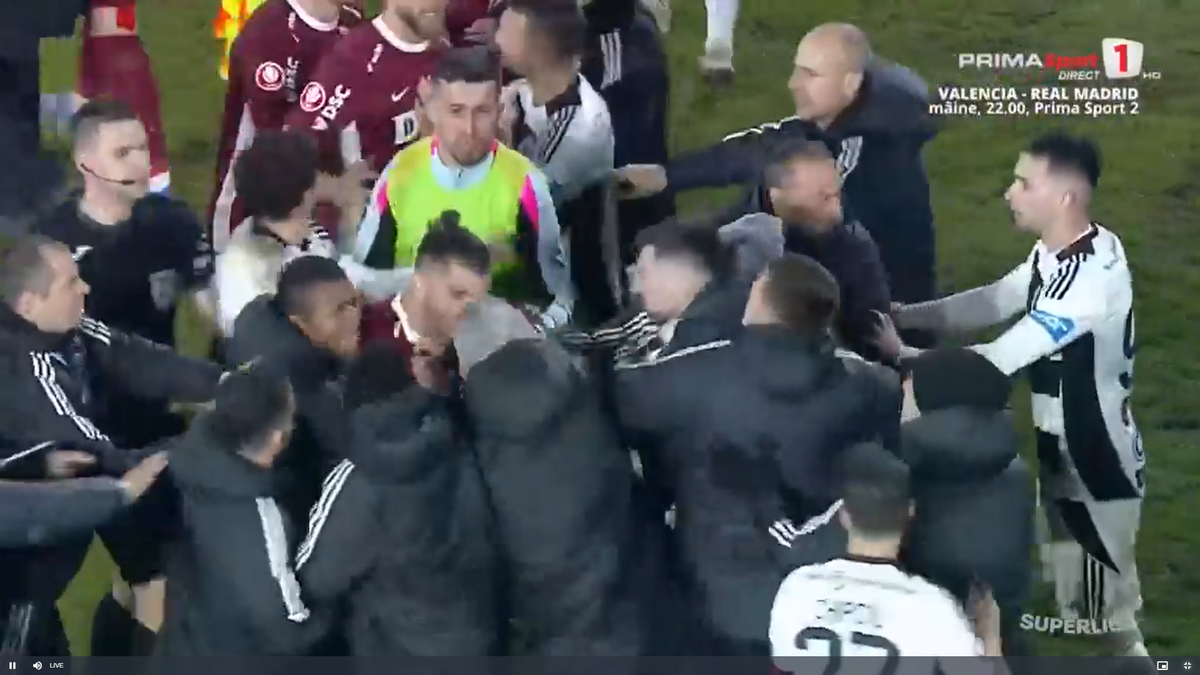 Gaze lacrimogene și amenzi usturătoare după CFR - U Cluj: „Au fost interziși pe stadioane”