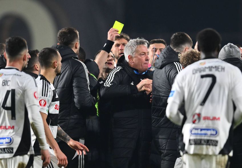 Cristiano Bergodi, acces de furie la finalul meciului CFR - U Cluj  / FOTO: Imago