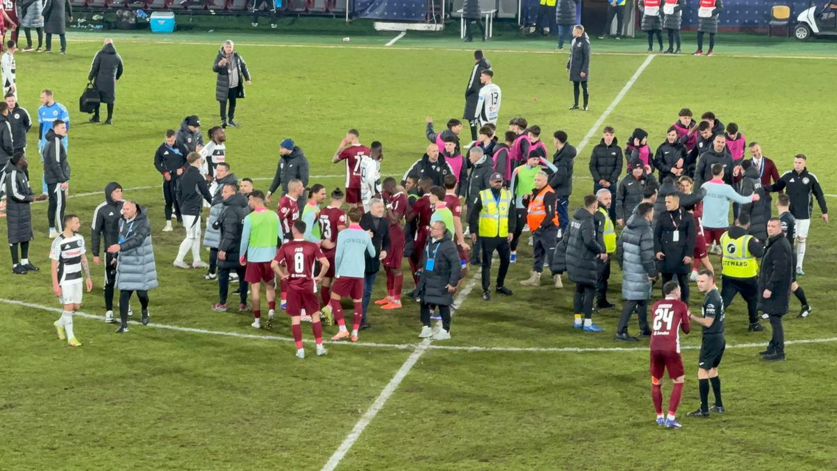 Gaze lacrimogene și amenzi usturătoare după CFR - U Cluj: „Au fost interziși pe stadioane”