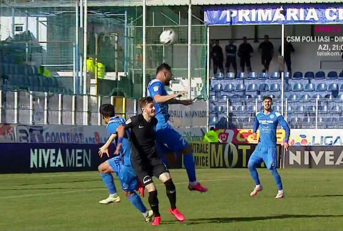 // FOTO Două faze controversate în repriza secundă! Arbitrul Lucian Rusandu a neumulțumit pe toată lumea