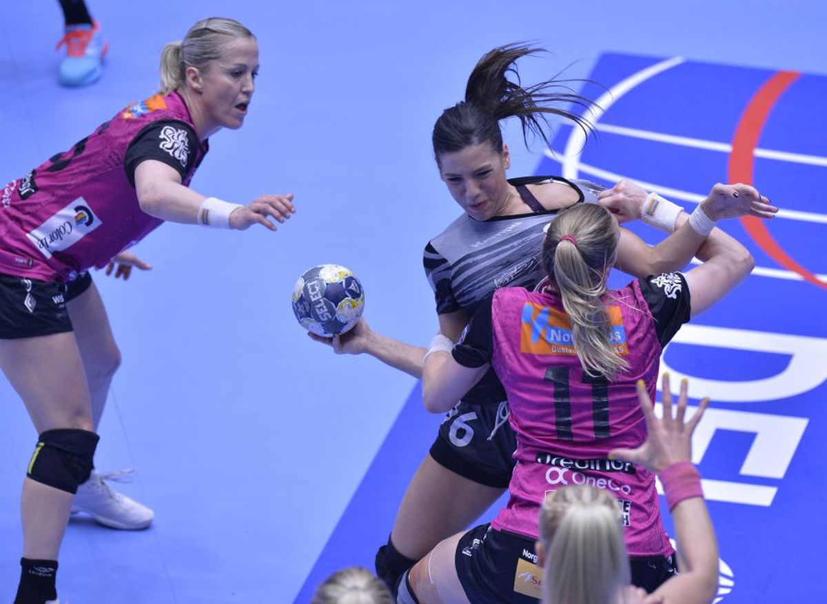 CSM București - Vipers Kristiansand 28-22 // FOTO + VIDEO Neagu, de neoprit! CSM București, victorie fără emoții în ultimul meci din grupele Ligii » Urmează o superconfruntare în sferturi