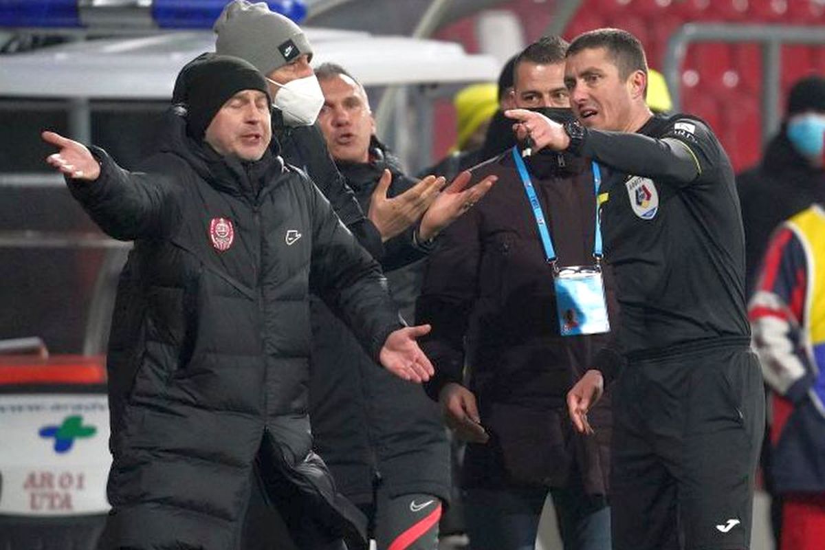 Recordmanul Edi Iordănescu! Antrenorul lui CFR Cluj, lider într-un clasament al nervilor