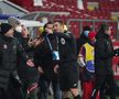 Oficial, Edi Iordănescu, 42 de ani, antrenorul lui CFR Cluj, a fost eliminat în partida cu UTA (1-0) din cauza faptului că a depășit suprafața spațiului tehnic FOTO: Alexandra Fechete