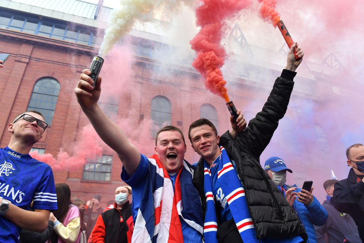 Suporterii Glasgow Rangers sărbătoresc titlul