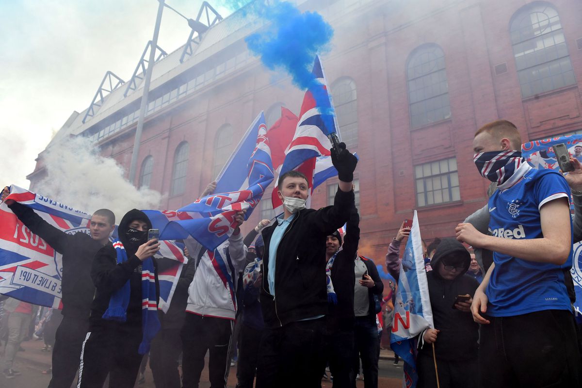 Suporterii Glasgow Rangers sărbătoresc titlul