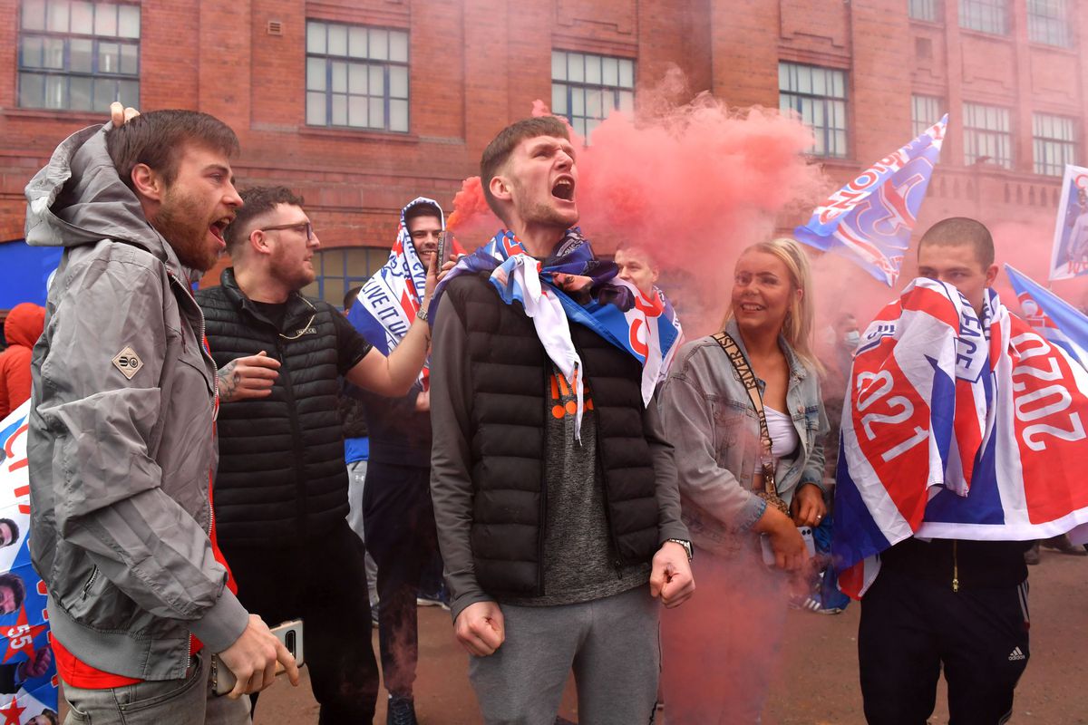 Suporterii Glasgow Rangers sărbătoresc titlul