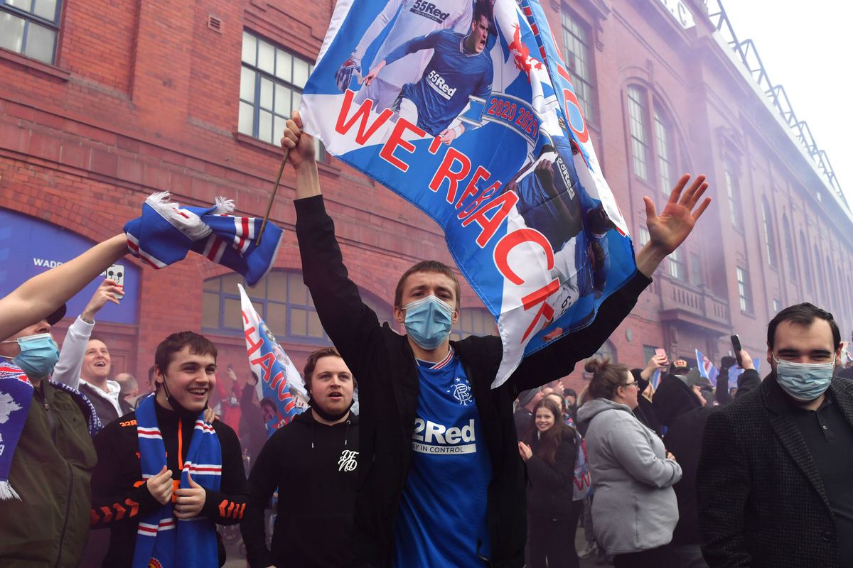Suporterii Glasgow Rangers sărbătoresc titlul