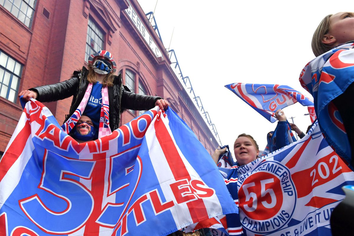 Suporterii Glasgow Rangers sărbătoresc titlul