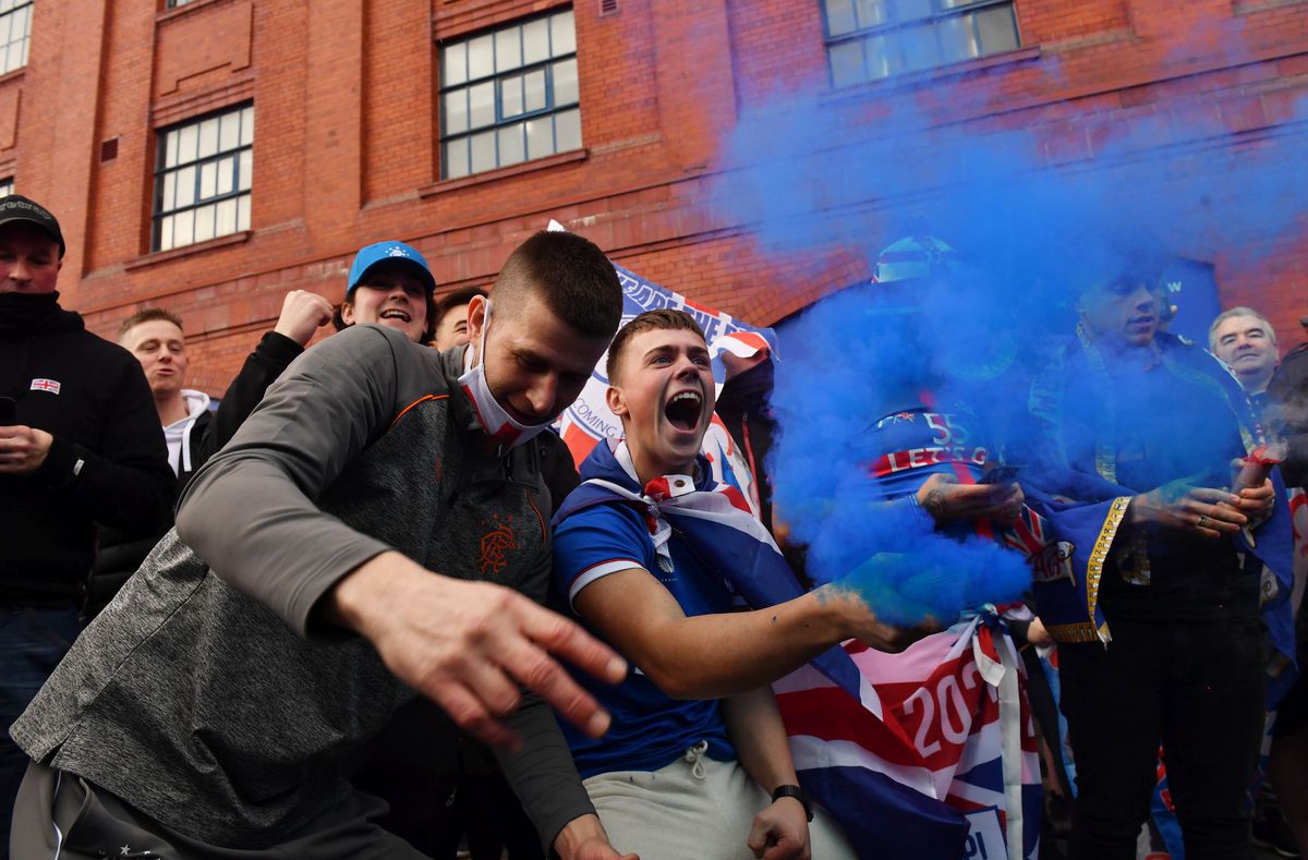 Suporterii Glasgow Rangers sărbătoresc titlul