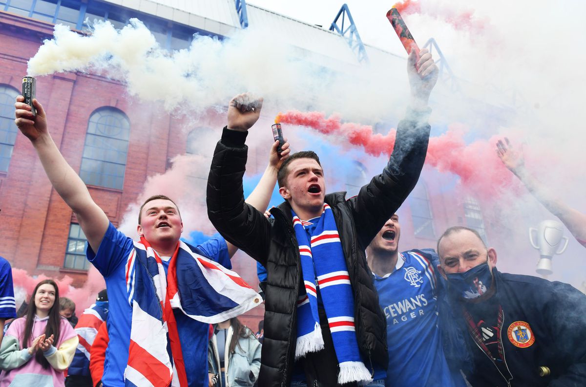 Suporterii Glasgow Rangers sărbătoresc titlul