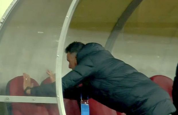 Toni Petrea, un car de nervi după ce apărarea lui FCSB a fost făcută șah-mat! Faza primei reprize